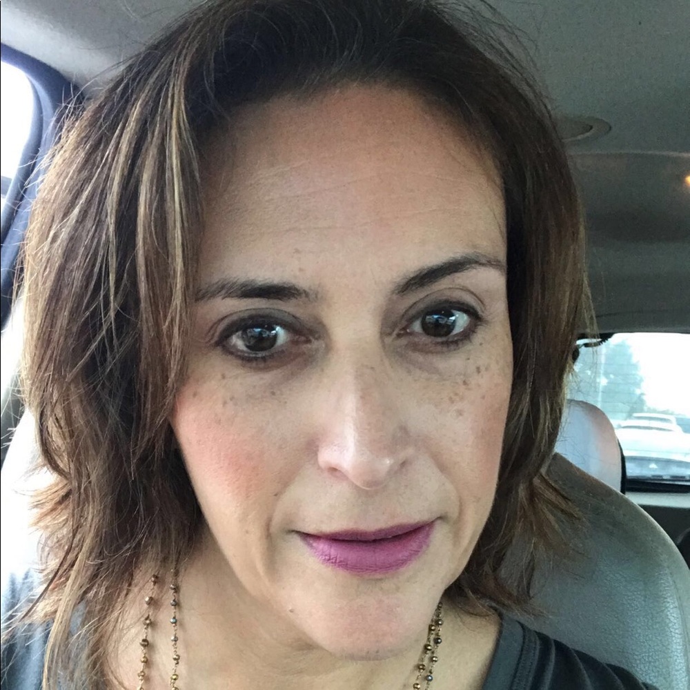 Meet your Posher, Carrie